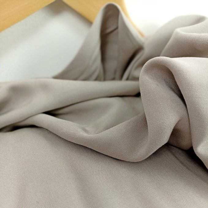 Twill de viscose uni Sable- par 10 cm 