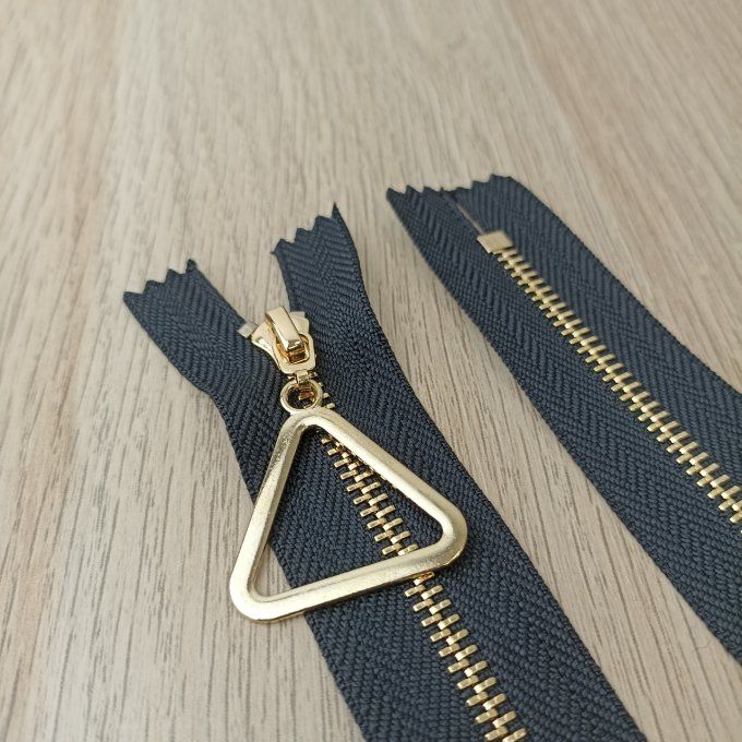 Fermeture à glissière fantaisie  triangle noire métal or - non séparable  - 15 cm 